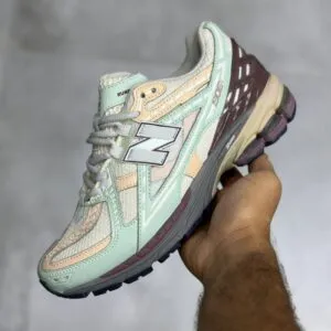 کفش نیوبالانس ۱۹۰۶U سبز نعنایی کرم قهوه ای New Balance 1906U Clay Ash Licorice کفش نیوبالانس ۱۹۰۶U سبز نعنایی کرم قهوه ای New Balance 1906U Clay Ash Licorice