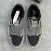 نایک ایر جردن وان لو دیور خاکستری Nike Air Jordan 1 Low Dior Grey Black نایک ایر جردن وان لو دیور خاکستری Nike Air Jordan 1 Low Dior Grey Black - تصویر 5