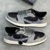 نایک ایر جردن وان لو دیور خاکستری Nike Air Jordan 1 Low Dior Grey Black نایک ایر جردن وان لو دیور خاکستری Nike Air Jordan 1 Low Dior Grey Black - تصویر 6
