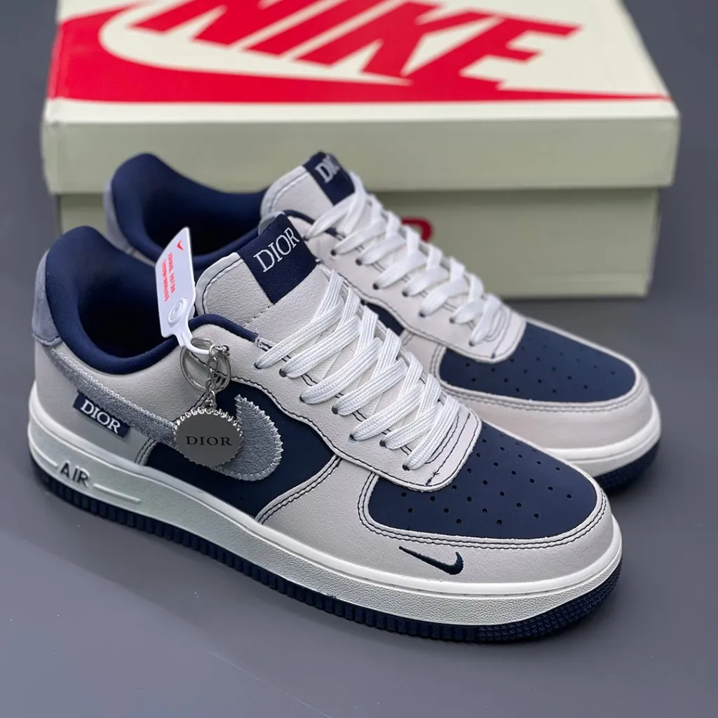 نایک ایرفورس وان دیور سرمه‌ای سفید استخوانی Nike Air Force 1 Dior Sail Navy - تصویر 4