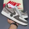 نایک ایرفورس وان نورث فیس موکا سفید Nike Air Force 1 The North Face Mocha نایک ایرفورس وان نورث فیس موکا سفید Nike Air Force 1 The North Face Mocha - تصویر 3