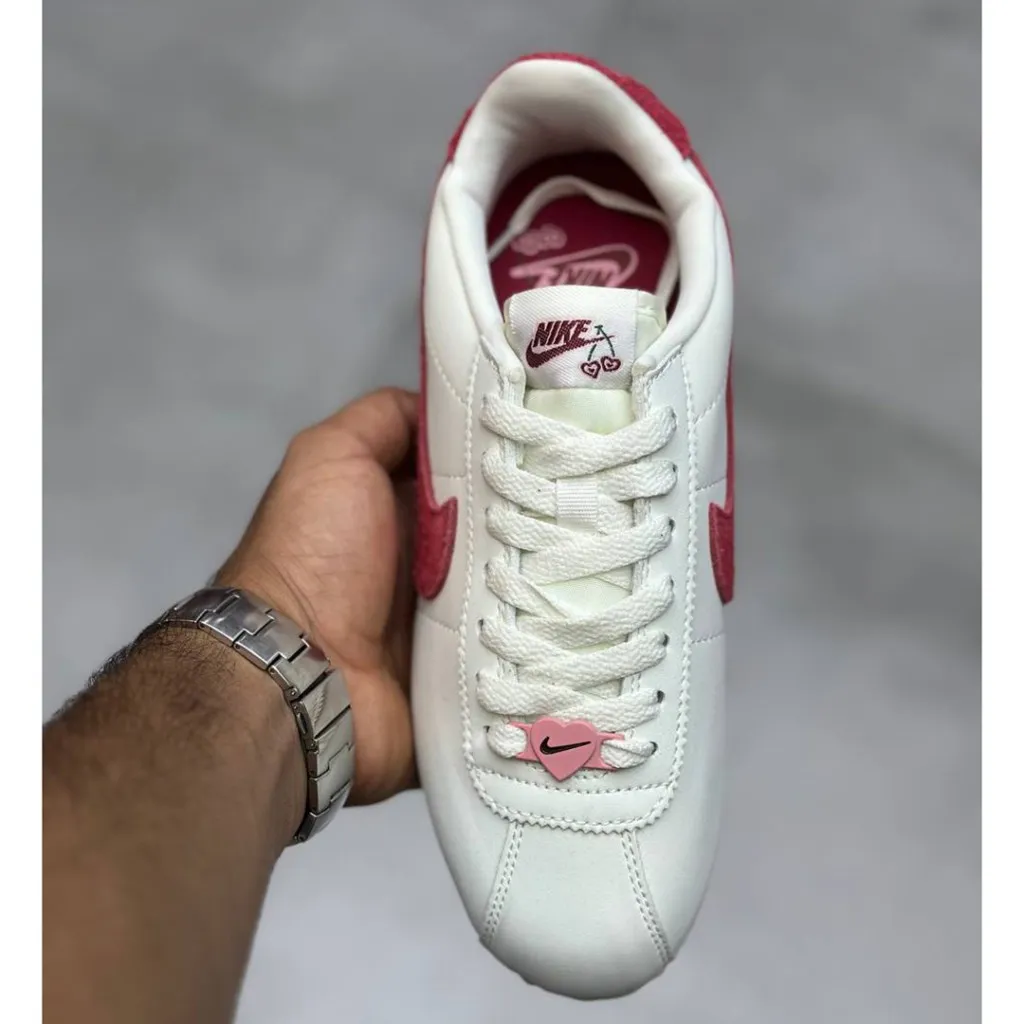نایک کورتز ولنتاین سفید قرمز Nike Cortez SE Valentine’s Day FZ5167-133 - تصویر 4