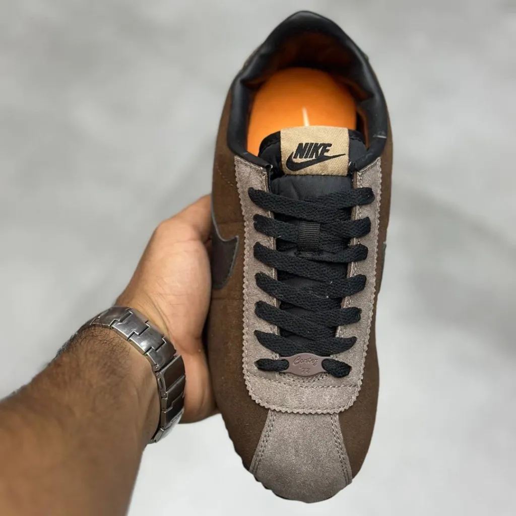 نایک کورتز قهوهای مشکی ولوت Nike Cortez ’23 Velvet Brown FJ5180-200 نایک کورتز قهوهای مشکی ولوت Nike Cortez ’23 Velvet Brown FJ5180-200 - تصویر 4