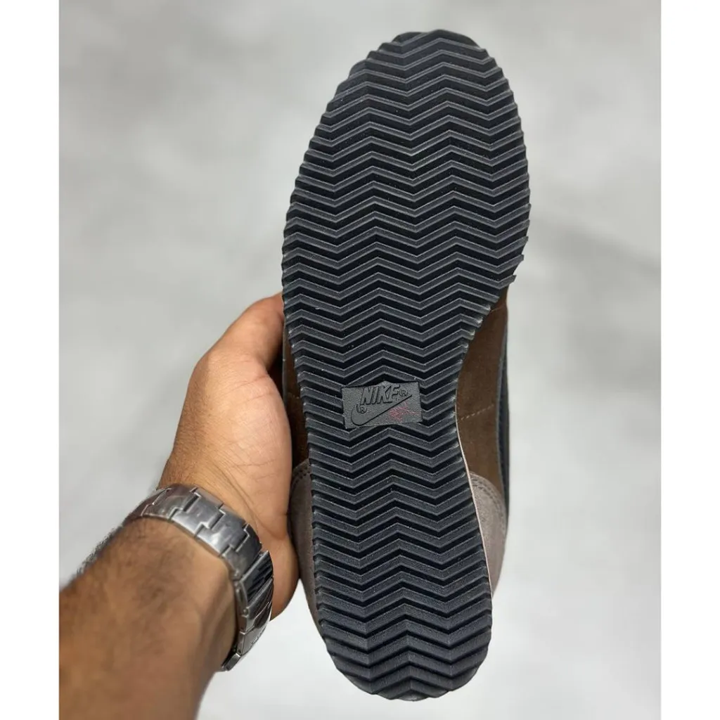 نایک کورتز قهوهای مشکی ولوت Nike Cortez ’23 Velvet Brown FJ5180-200 نایک کورتز قهوهای مشکی ولوت Nike Cortez ’23 Velvet Brown FJ5180-200 - تصویر 7