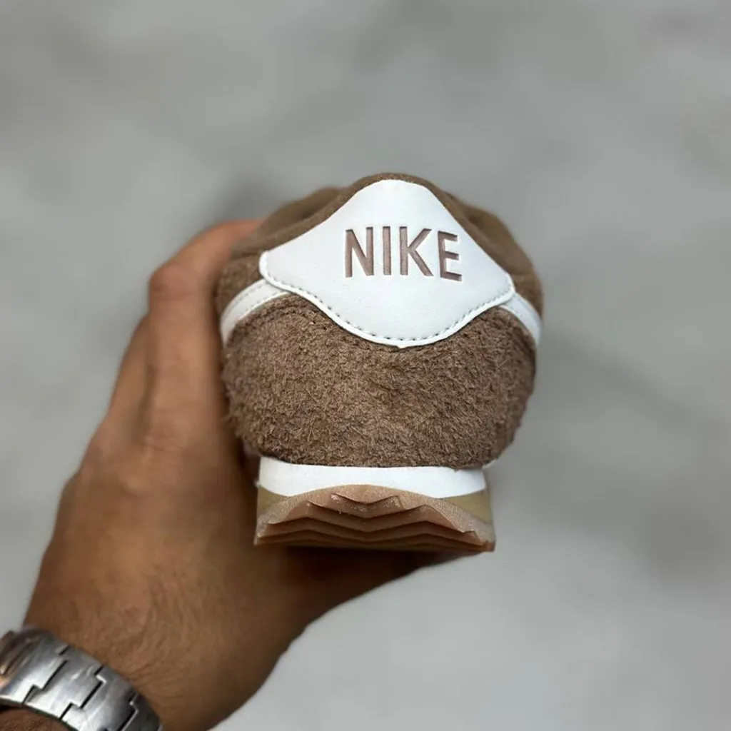 نایک کورتز قهوه‌ای سفید Nike Cortez Vintage Medium Curry FJ2530-200 - تصویر 5