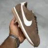 نایک کورتز قهوه‌ای سفید Nike Cortez Vintage Medium Curry FJ2530-200 - تصویر 2