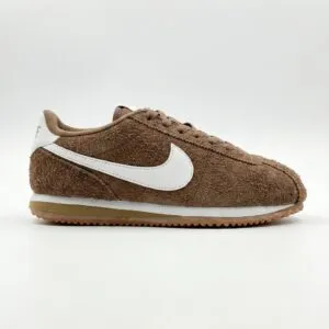 نایک کورتز قهوهای سفید Nike Cortez Vintage Medium Curry FJ2530-200 نایک کورتز قهوهای سفید Nike Cortez Vintage Medium Curry FJ2530-200