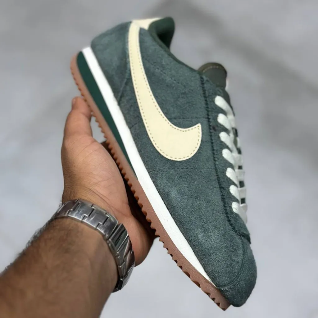 نایک کورتز سبز تیره کرم Nike Cortez Vintage Green Gum FJ2530-301 نایک کورتز سبز تیره کرم Nike Cortez Vintage Green Gum FJ2530-301 - تصویر 2