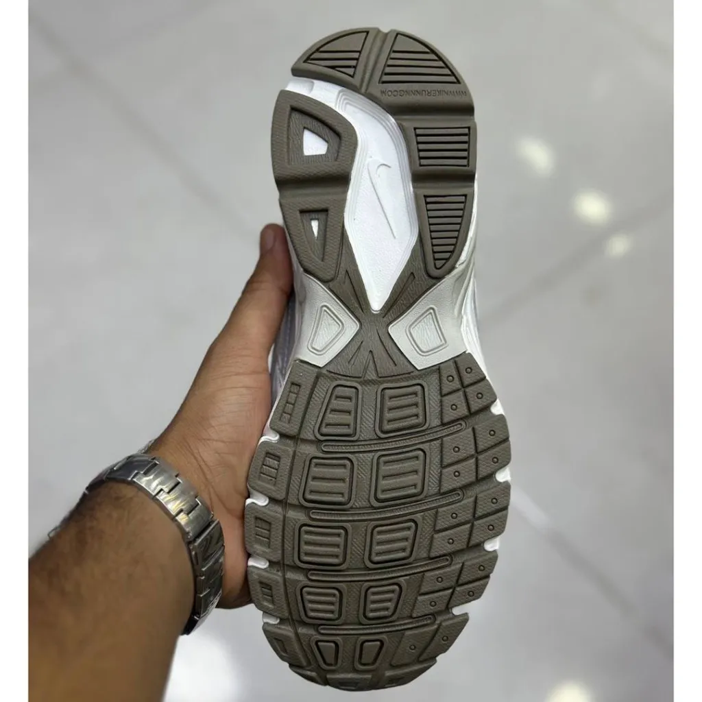 نایک اینیشیتور سفید خاکستری قهوه‌ای Nike Initiator Phantom Light Bone Sail Brown IB4339-001 - تصویر 6