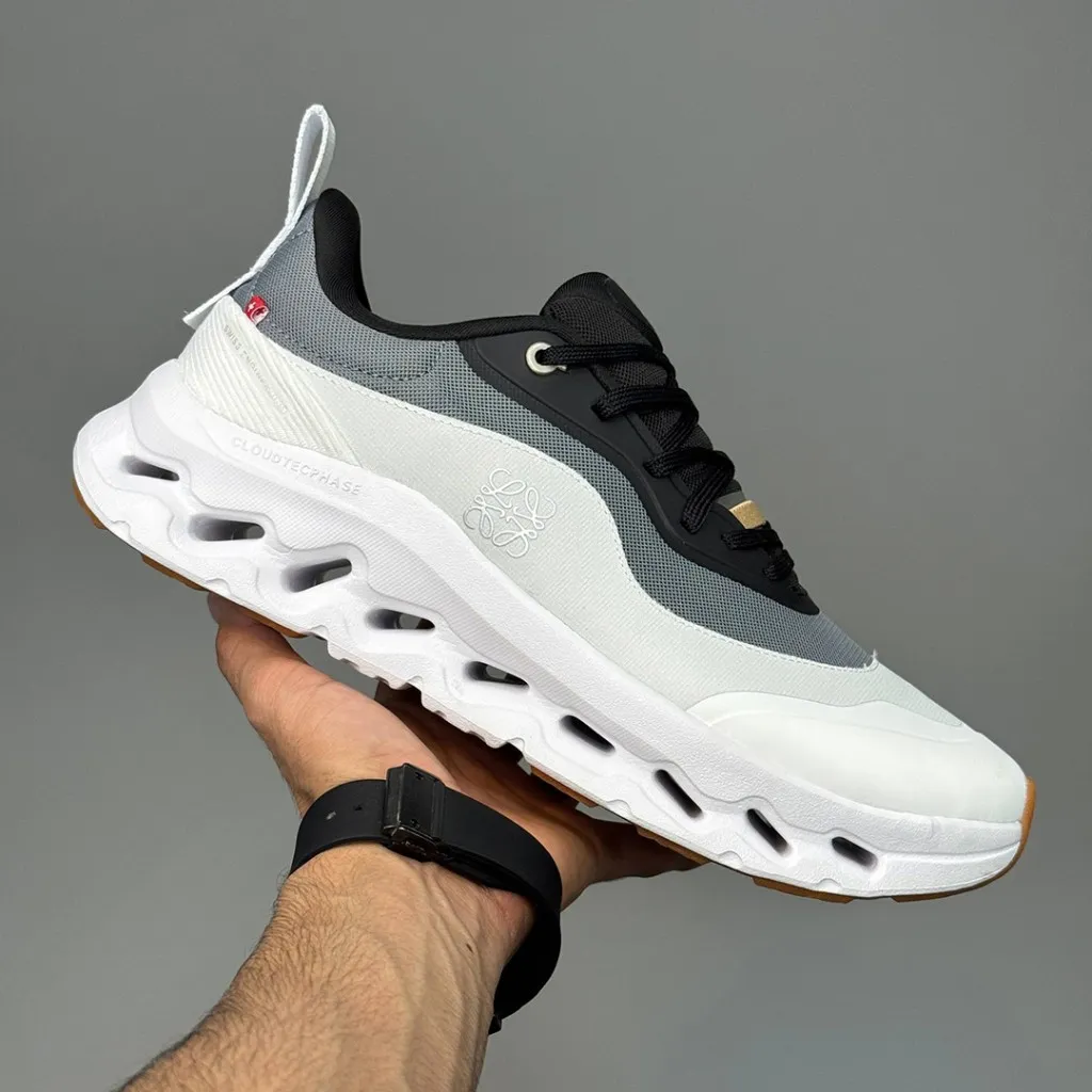 کتونی آن رانینگ سفید خاکستری مشکی On Running Cloudtilt 2 LOEWE 3ME10693509 - تصویر 2