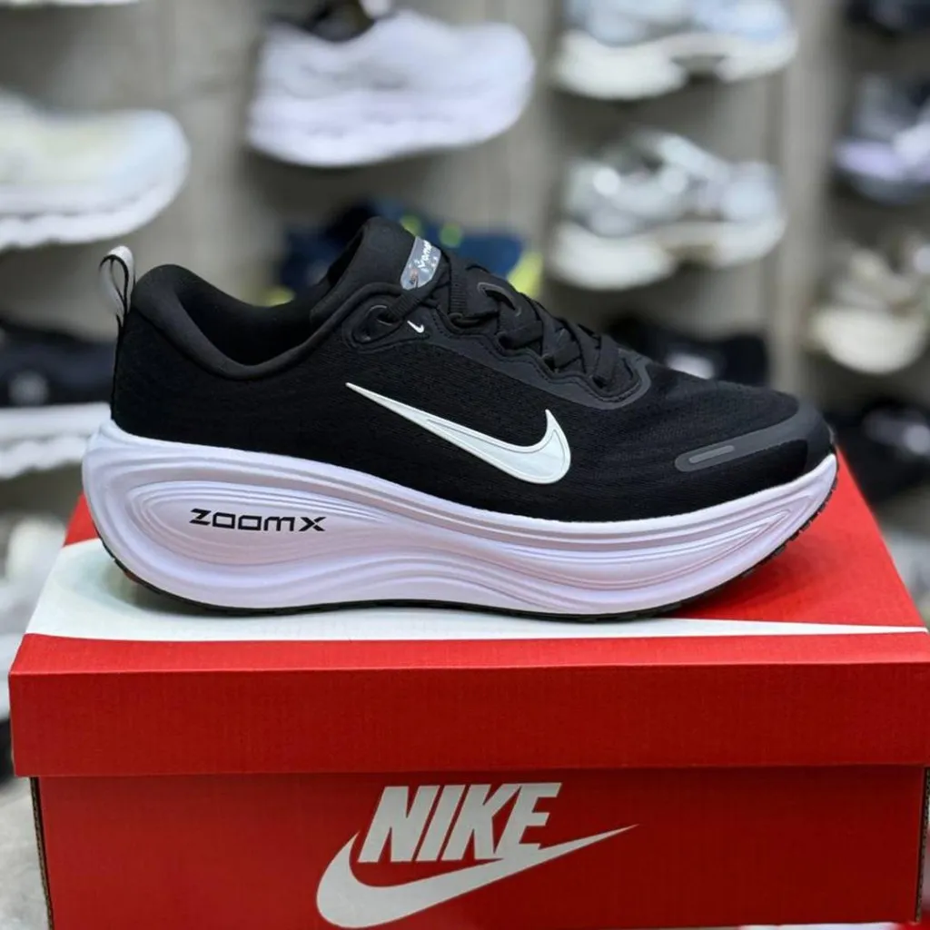 نایک ومرو پلاس مشکی سفید Nike Vomero Plus Black White نایک ومرو پلاس مشکی سفید Nike Vomero Plus Black White - تصویر 2