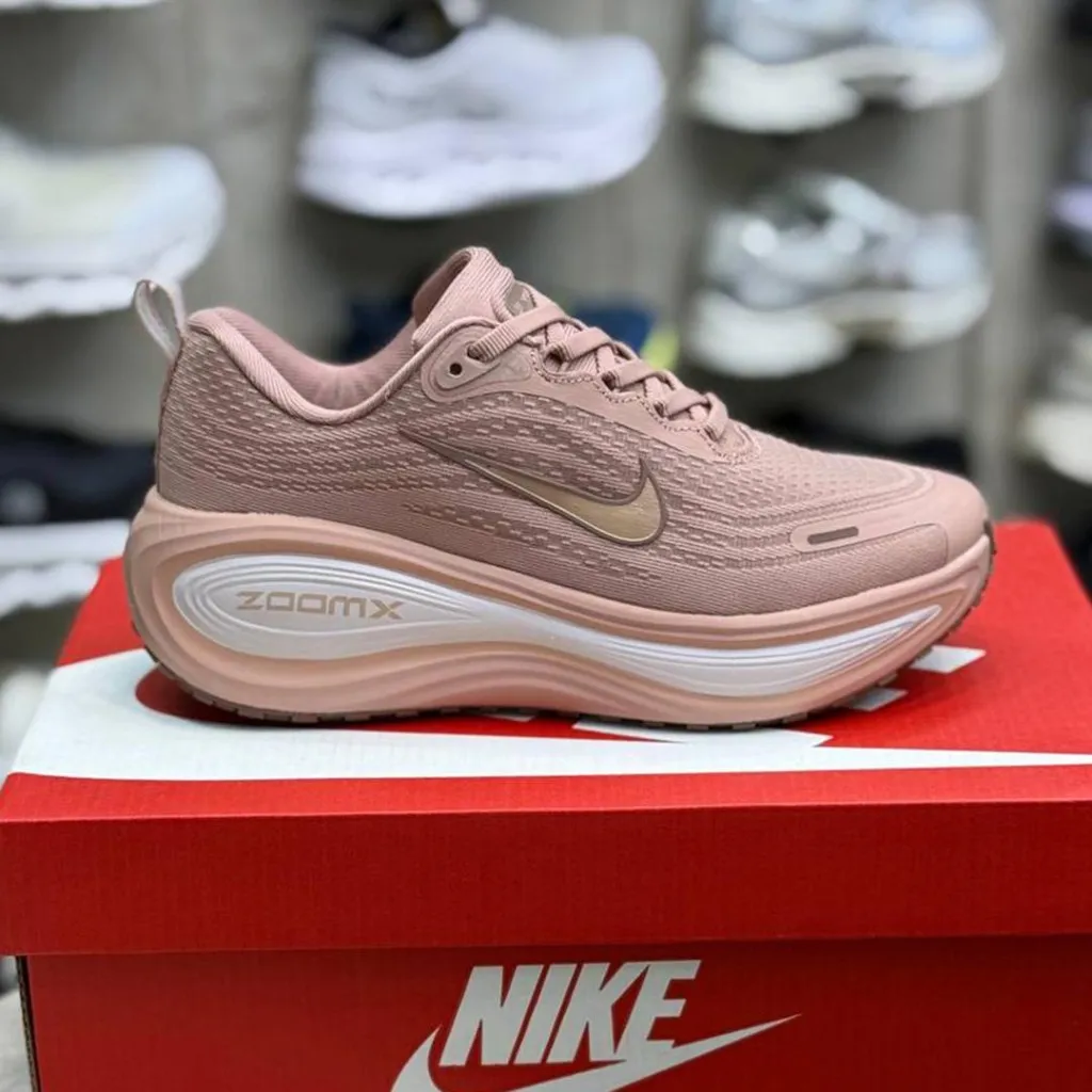نایک ومرو پلاس صورتی زرگلد Nike Vomero Plus Particle Pink Rose Gold نایک ومرو پلاس صورتی زرگلد Nike Vomero Plus Particle Pink Rose Gold - تصویر 2