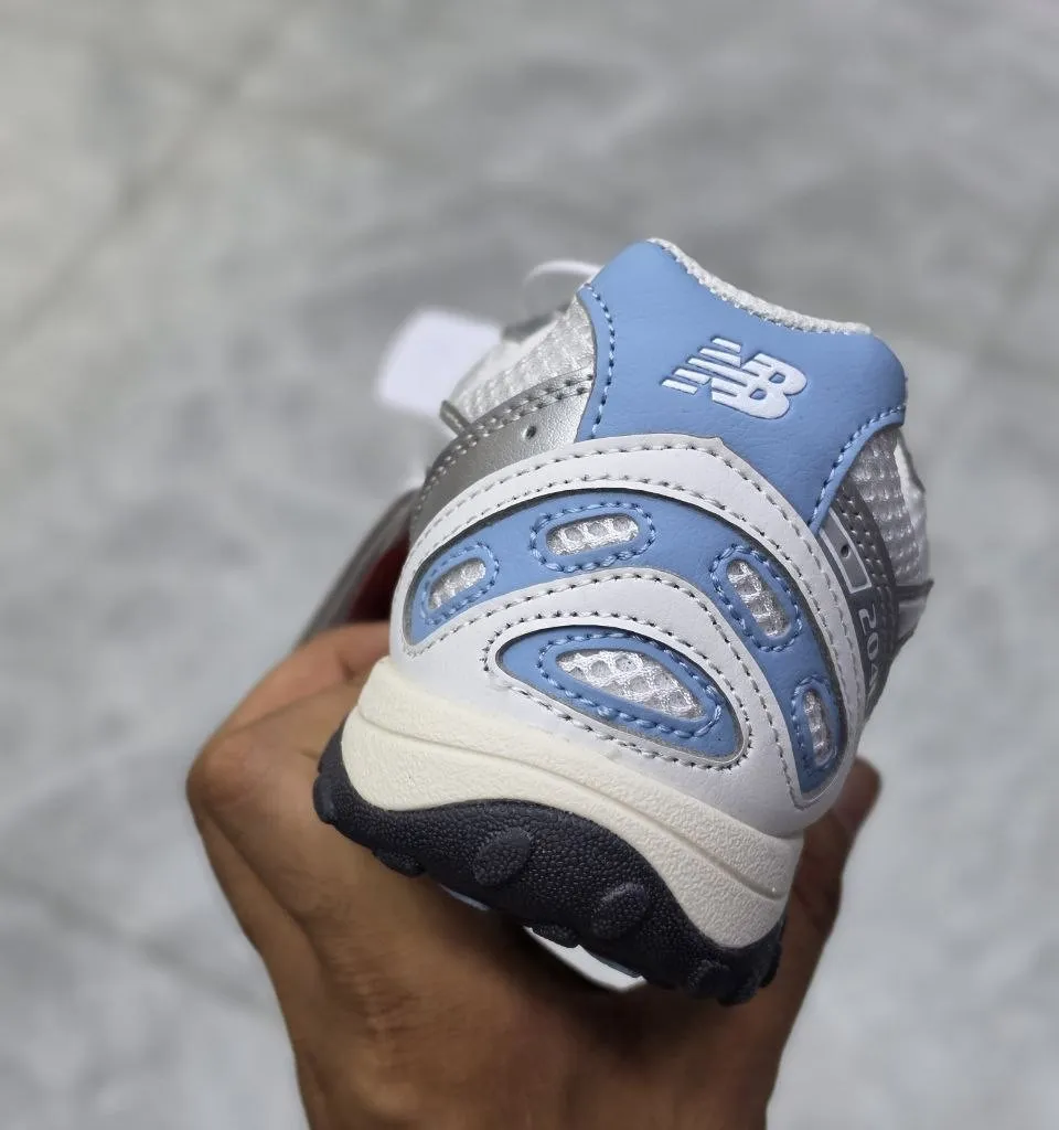 نیوبالانس 204 ال سیلور سفید آبی New Balance 204L U204LSWC نیوبالانس 204 ال سیلور سفید آبی New Balance 204L U204LSWC - تصویر 5