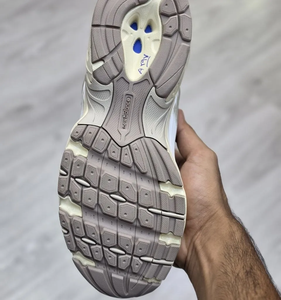 کفش نیوبالانس 530 سفید خاکی New Balance MR530HX - تصویر 4