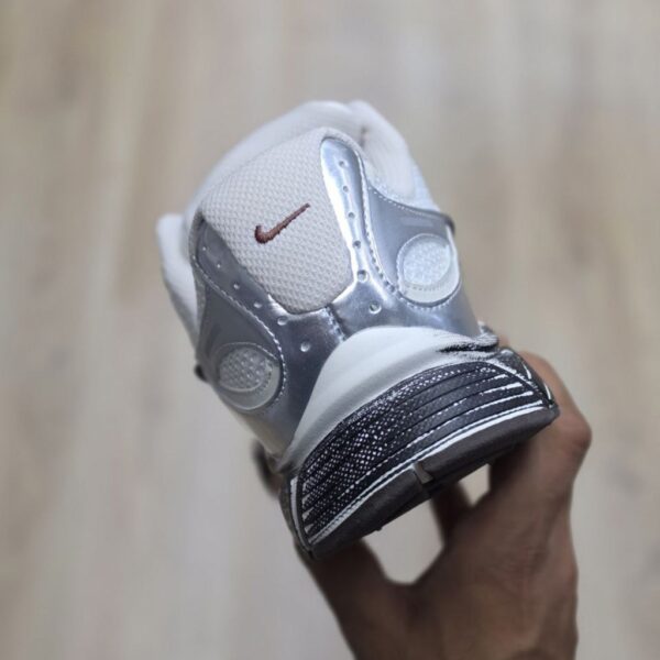 نایک وی فایو آر ان آر سفید شیری نقره‌ای Nike V5 RNR