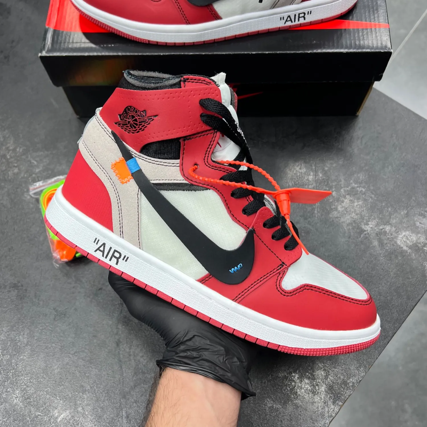کفش نایک ایر جردن وان ساقدار آف وایت شیکاگو Nike Air Jordan 1 High Off-White Chicago - تصویر 2