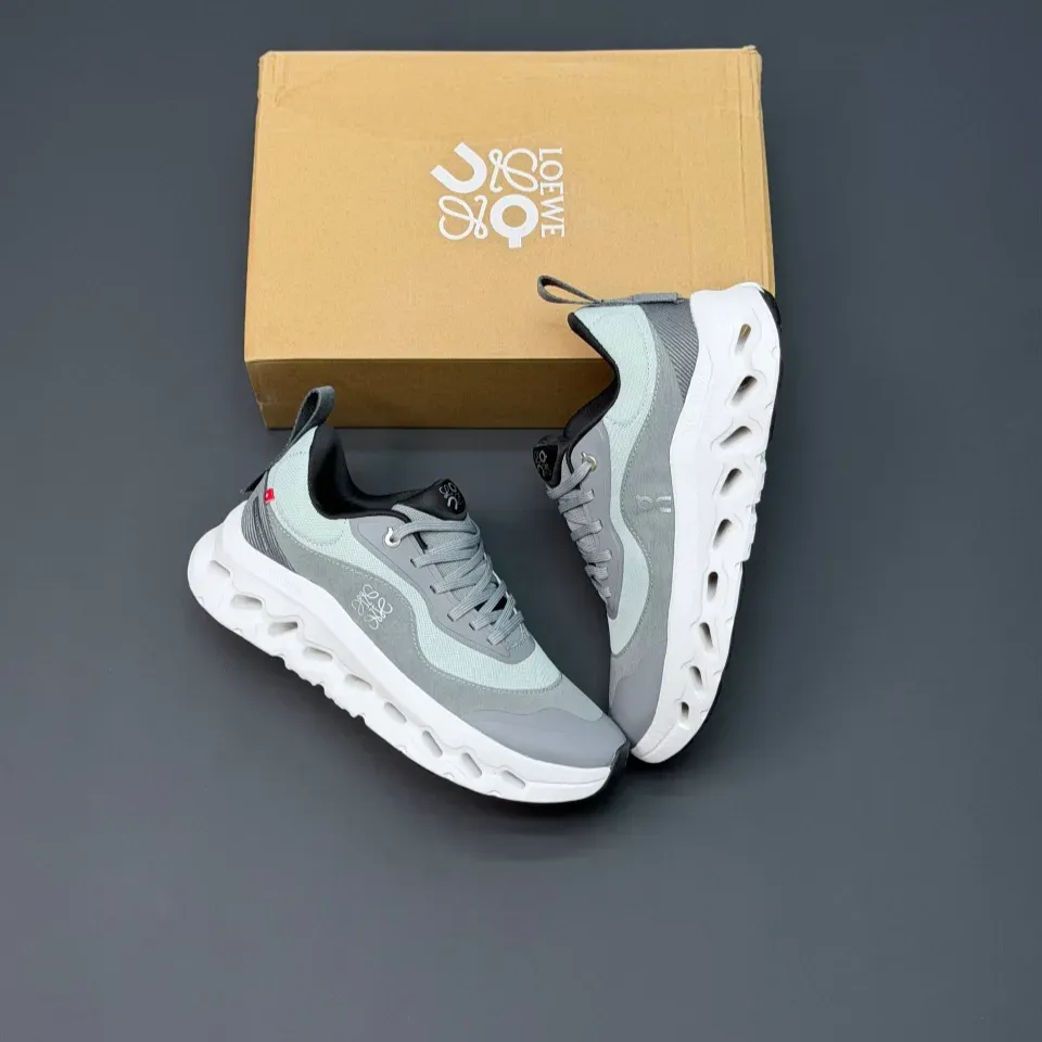 کفش آن رانینگ QC Loewe Cloudtilt طوسی سفید On Running QC Loewe Cloudtilt Grey White - تصویر 2
