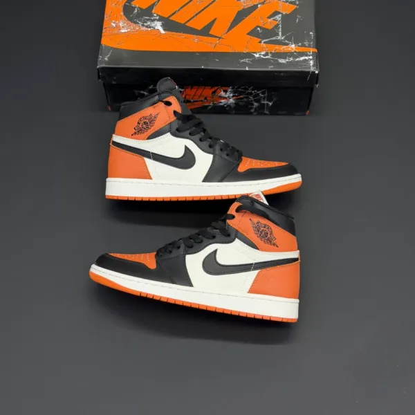 کفش نایک ایر جردن وان ساقدار رترو نارنجی Nike Air Jordan 1 Retro High Orange کفش نایک ایر جردن وان ساقدار رترو نارنجی Nike Air Jordan 1 Retro High Orange