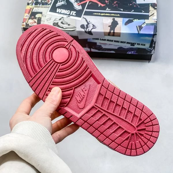 جردن وان یونیون لس آنجلس بلک تو Jordan 1 Retro High Union Los Angeles Black Toe جردن وان یونیون لس آنجلس بلک تو Jordan 1 Retro High Union Los Angeles Black Toe