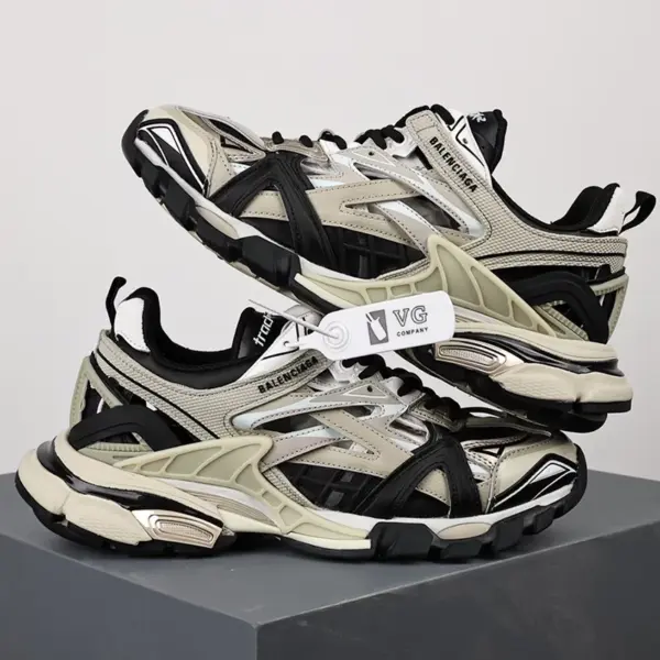 بالنسیاگا ترک Balenciaga Track.2 Beige بالنسیاگا ترک Balenciaga Track.2 Beige