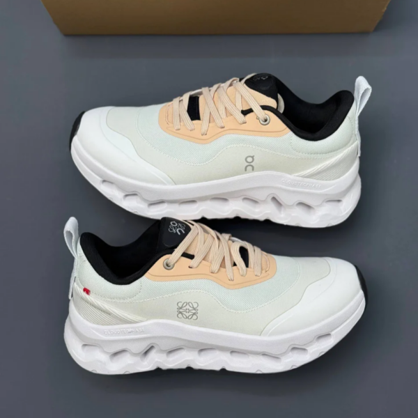 کفش آن رانینگ QC Loewe Cloudtilt سفید کرم On Running QC Loewe Cloudtilt White Cream کفش آن رانینگ QC Loewe Cloudtilt سفید کرم On Running QC Loewe Cloudtilt White Cream