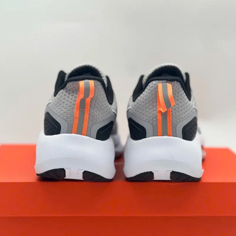 نایک ایر زوم وین فلو Nike Air Zoom Winflo V2 طوسی نارنجی نایک ایر زوم وین فلو Nike Air Zoom Winflo V2 طوسی نارنجی - تصویر 4