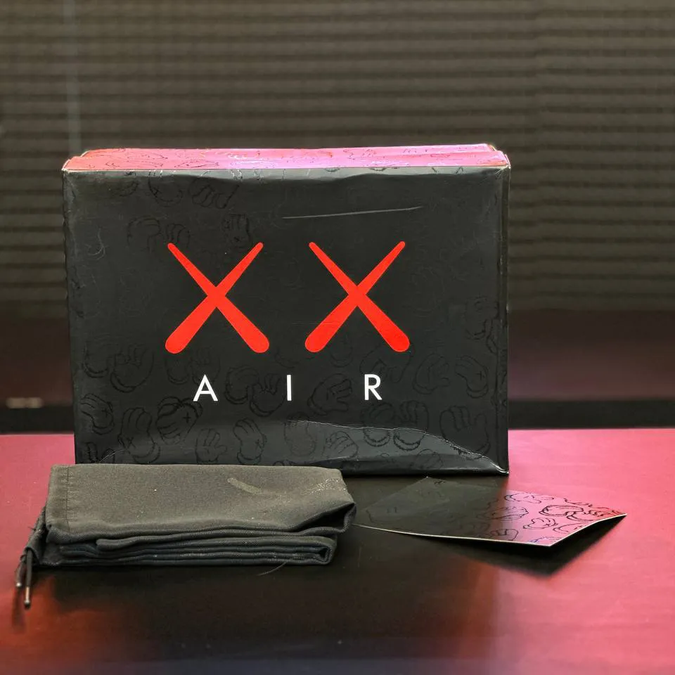 نایک جردن 4 رترو Jordan 4 Retro Kaws - تصویر 2