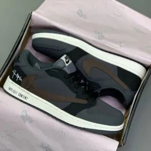 جردن وان لو یوتوپیا تراویس اسکات Travis Scott x Air Jordan 1 Low Utopia جردن وان لو یوتوپیا تراویس اسکات Travis Scott x Air Jordan 1 Low Utopia