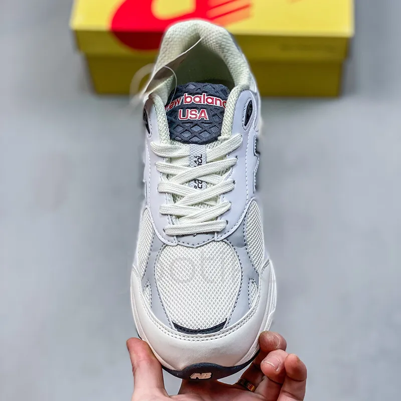کفش نیوبالانس مردانه New Balance 990 v3 MiUSA Teddy Santis Sea Salt کفش نیوبالانس مردانه New Balance 990 v3 MiUSA Teddy Santis Sea Salt - تصویر 2