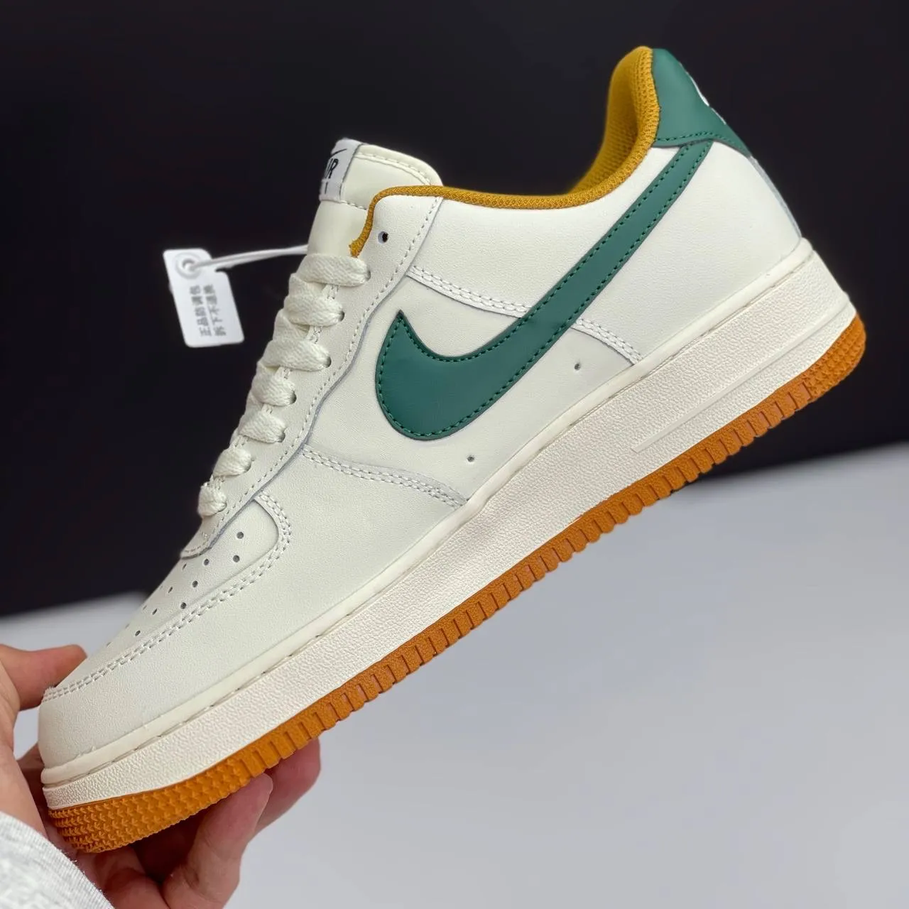 نایک ایر فورس وان کرم سبز Nike Air Force 1 Cream Green نایک ایر فورس وان کرم سبز Nike Air Force 1 Cream Green - تصویر 2