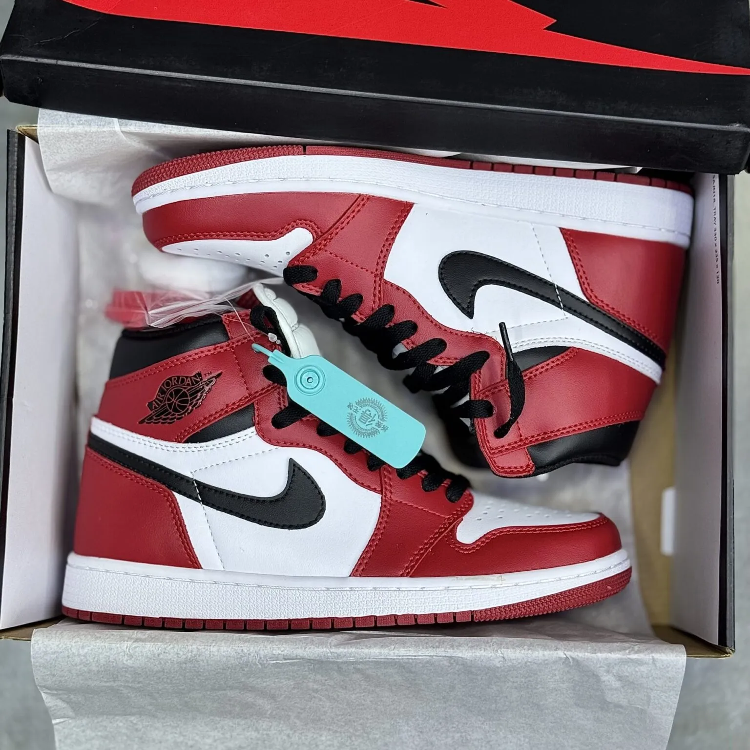 کفش نایک ایر جردن وان ساقدار سفید قرمز Nike Air Jordan 1 High White Red - تصویر 3