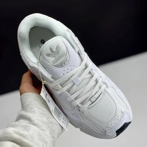 کفش آدیداس آستیر سفید Adidas Astir White - تصویر 3
