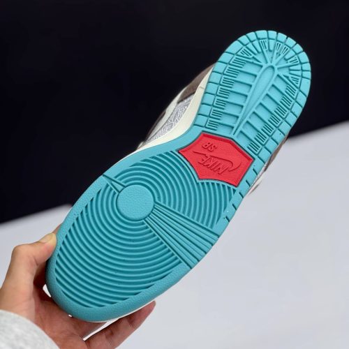کفش نایک اس‌ بی دانک لو بیگ مانی سیوینگ Nike SB Dunk Low Big Money Savings