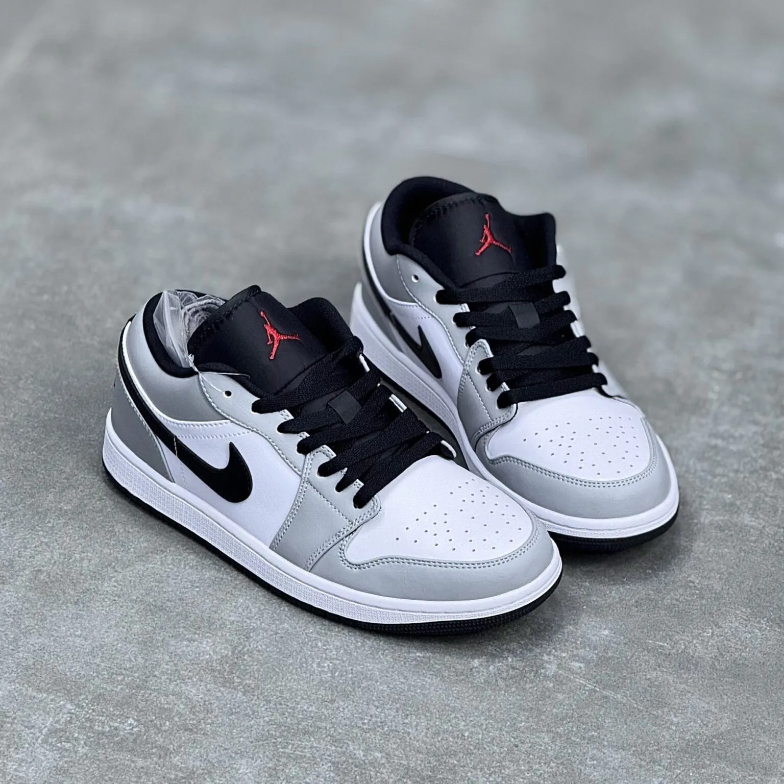 کفش نایک ایر جردن وان لو اسموک سفید طوسی Nike Air Jordan 1 Low Smoke White Grey - تصویر 2