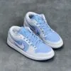 کفش نایک ایر جردن وان لو آبی یخی Nike Air Jordan 1 Low Ice Blue کفش نایک ایر جردن وان لو آبی یخی Nike Air Jordan 1 Low Ice Blue - تصویر 2