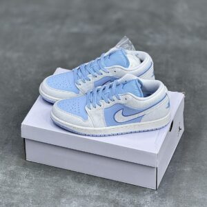کفش نایک ایر جردن وان لو آبی یخی Nike Air Jordan 1 Low Ice Blue کفش نایک ایر جردن وان لو آبی یخی Nike Air Jordan 1 Low Ice Blue