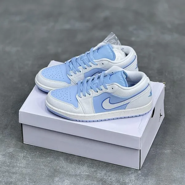 کفش نایک ایر جردن وان لو آبی یخی Nike Air Jordan 1 Low Ice Blue کفش نایک ایر جردن وان لو آبی یخی Nike Air Jordan 1 Low Ice Blue