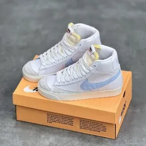 کفش نایک بلیزر ساقدار سفید آبی Nike Blazer Mid White Blue کفش نایک بلیزر ساقدار سفید آبی Nike Blazer Mid White Blue
