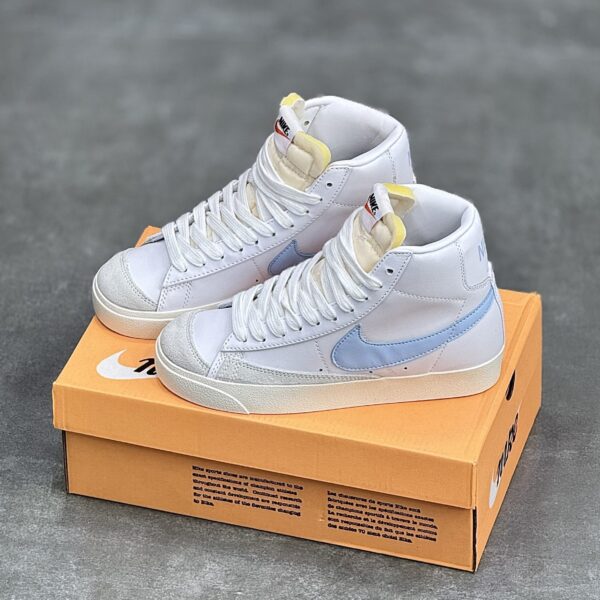کفش نایک بلیزر ساقدار سفید آبی Nike Blazer Mid White Blue کفش نایک بلیزر ساقدار سفید آبی Nike Blazer Mid White Blue