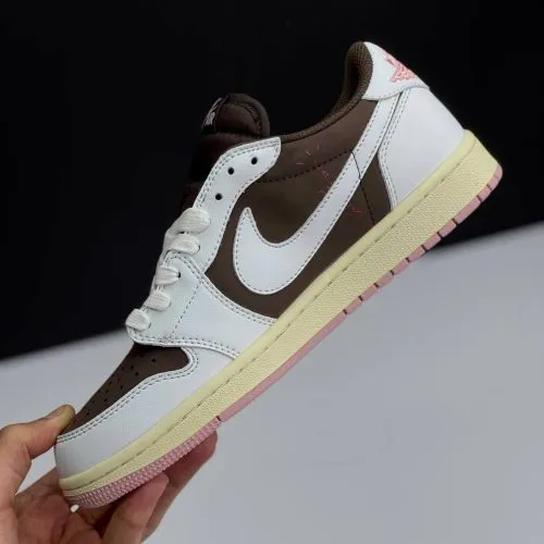 کفش نایک جردن وان لو تراویس اسکات قهوهای Nike Air Jordan 1 Low Travis Scott Brown کفش نایک جردن وان لو تراویس اسکات قهوهای Nike Air Jordan 1 Low Travis Scott Brown - تصویر 2