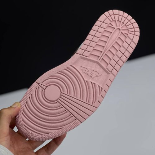 کفش نایک جردن وان لو تراویس اسکات قهوهای Nike Air Jordan 1 Low Travis Scott Brown کفش نایک جردن وان لو تراویس اسکات قهوهای Nike Air Jordan 1 Low Travis Scott Brown