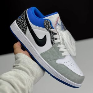 کفش نایک ایر جردن وان لو ترو بلو 1 Nike Air Jordan 1 Low True Blue کفش نایک ایر جردن وان لو ترو بلو 1 Nike Air Jordan 1 Low True Blue