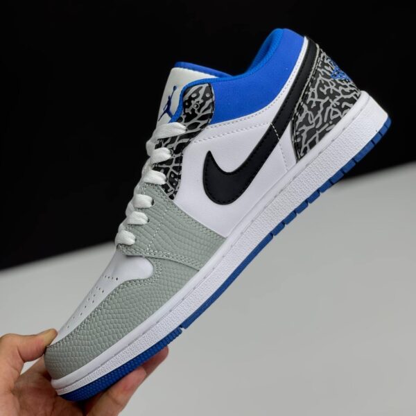کفش نایک ایر جردن وان لو ترو بلو 1  Nike Air Jordan 1 Low True Blue
