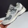 کفش نیوبالانس ۲۰۰۲R طوسی New Balance 2002R Gray کفش نیوبالانس ۲۰۰۲R طوسی New Balance 2002R Gray - تصویر 2