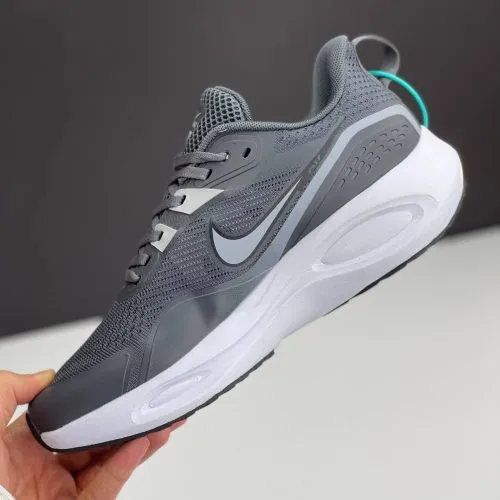 کفش نایک ایر زوم وینفلو V2 طوسی Nike Air Zoom Winflo V2 Grey کفش نایک ایر زوم وینفلو V2 طوسی Nike Air Zoom Winflo V2 Grey - تصویر 2