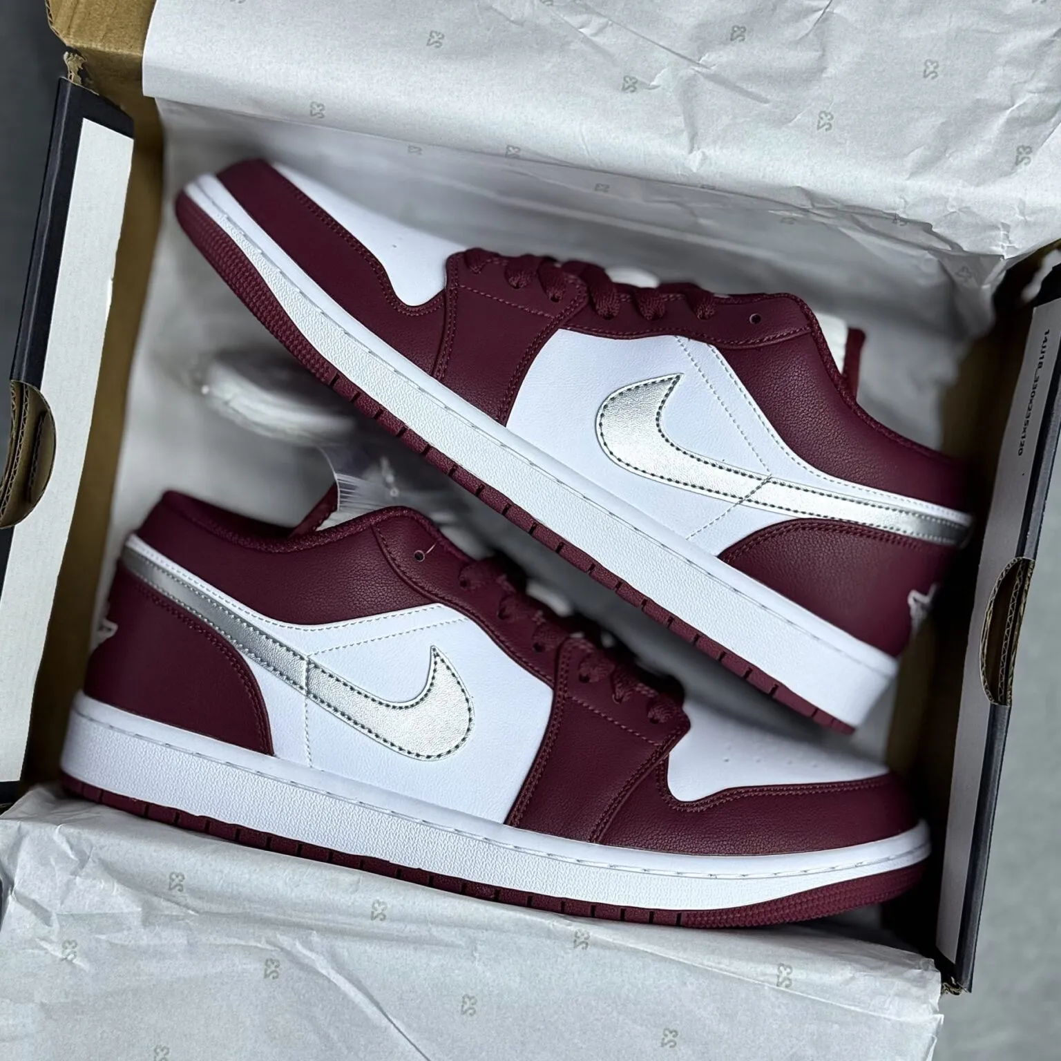 کفش نایک ایر جردن وان لو زرشکی Nike Air Jordan 1 Low Burgundy - تصویر 2