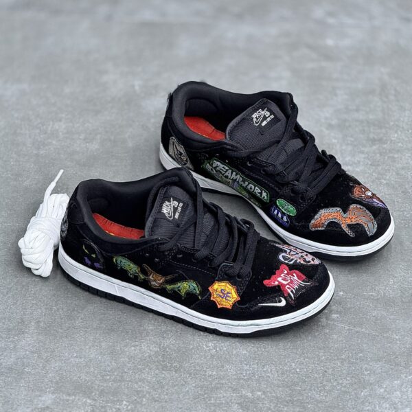 کفش نایک اس بی دانک لو یه یه Nike SB Dunk Low Yeye