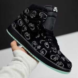 کفش نایک ایر جردن وان ساقدار کاز مشکی Nike Air Jordan 1 High KAWS Black کفش نایک ایر جردن وان ساقدار کاز مشکی Nike Air Jordan 1 High KAWS Black