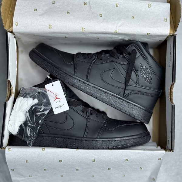 کفش نایک ایر جردن وان ساقدار تمام مشکی Nike Air Jordan 1 High Triple Black