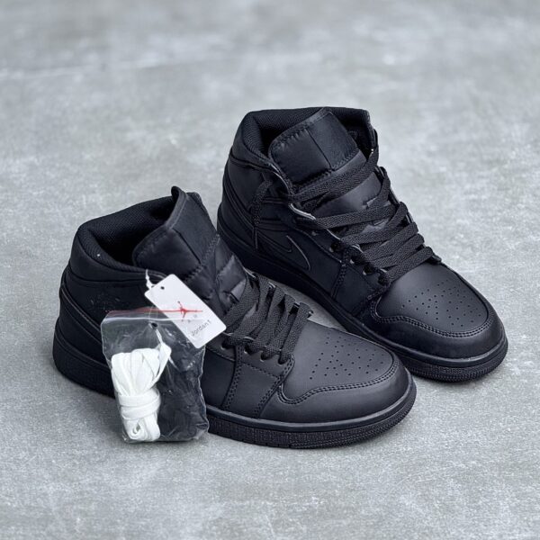 کفش نایک ایر جردن وان ساقدار تمام مشکی Nike Air Jordan 1 High Triple Black